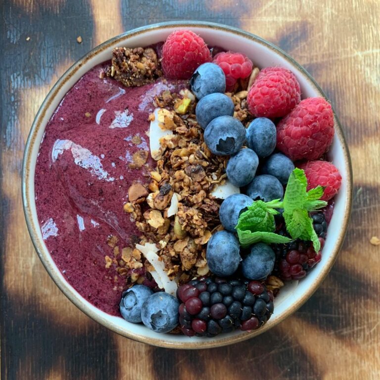 A-mothers-milk-acai-bowl